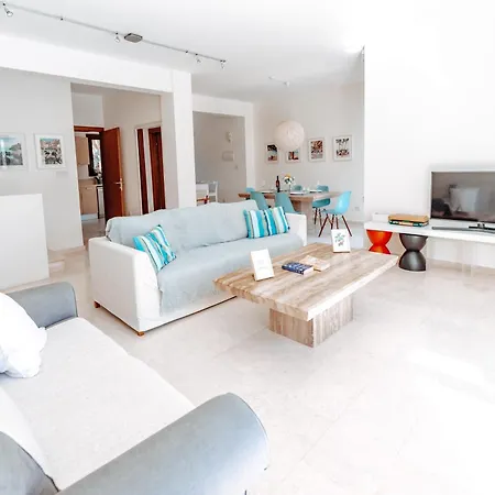 Wealthystays Sunset Villa, 3min Walk To Sea * Paralimni