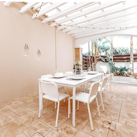 Villa Wealthystays Sunset Villa, 3min Walk To Sea Paralimni