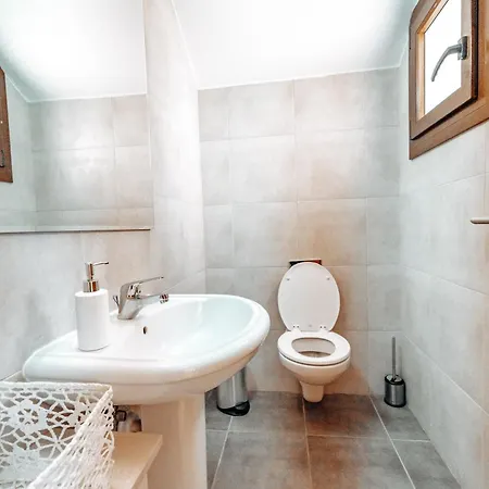 Wealthystays Sunset Villa, 3min Walk To Sea Paralimni