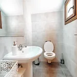 Wealthystays Sunset Villa, 3min Walk To Sea Paralimni