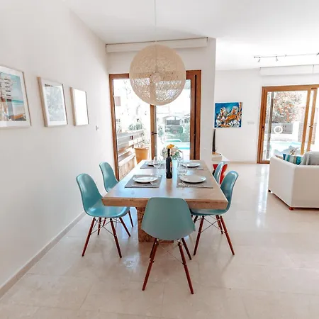 Wealthystays Sunset Villa, 3min Walk To Sea * Paralimni