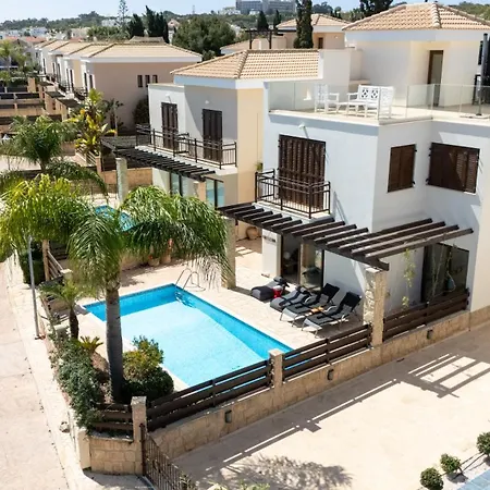 Wealthystays Sunset Villa, 3min Walk To Sea * Paralimni