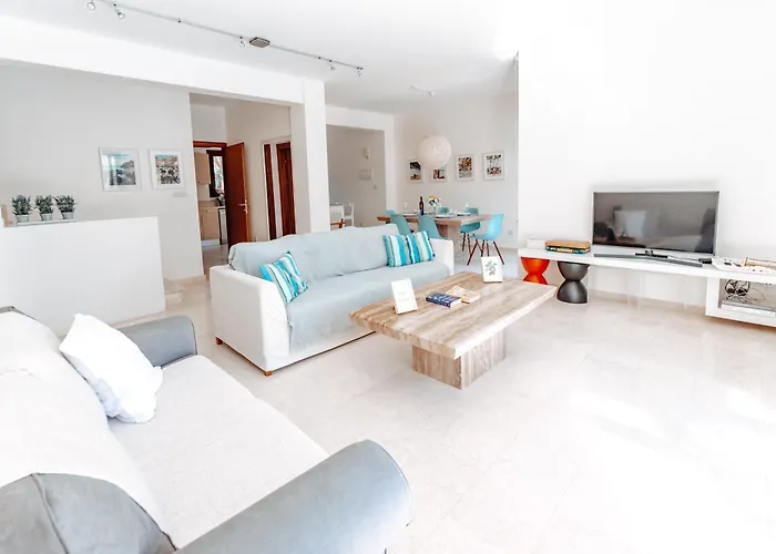 Wealthystays Sunset Villa, 3min Walk To Sea * 파라림니